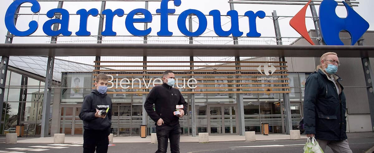   Couche-Tard Abandons Carrefour |  Montreal Magazine

