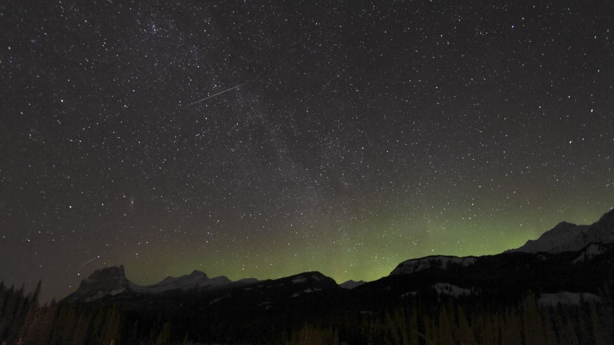 Here's how to watch the stunning quadruple meteor shower tonight

