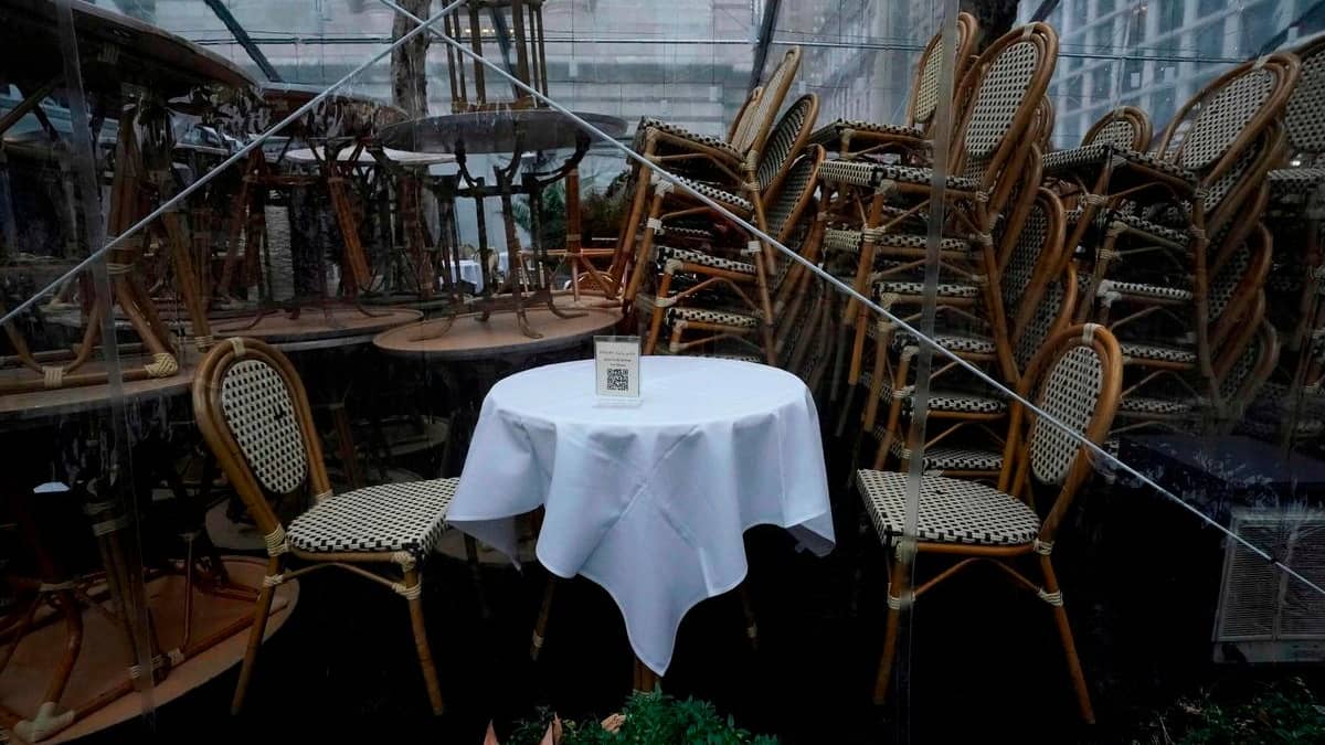 New York restaurants can reopen indoors on Valentine's Day


