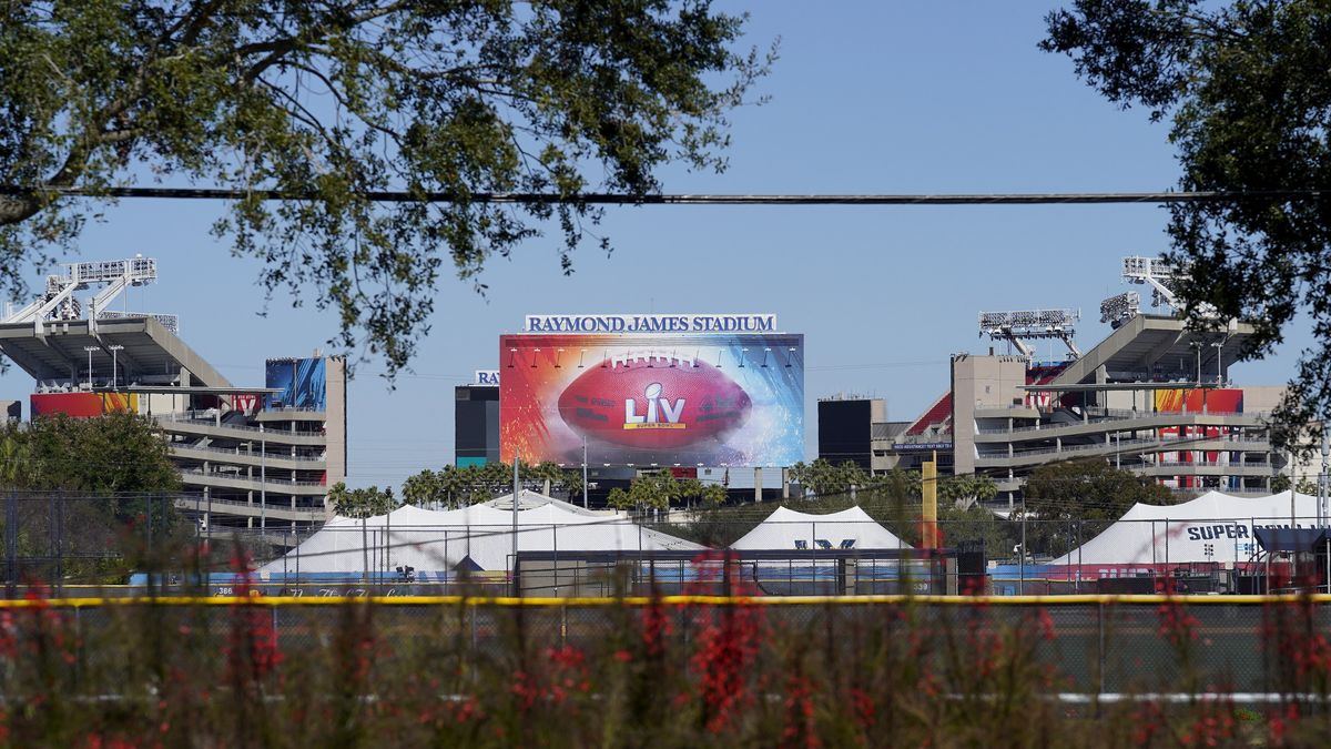   Tampa wants to get the most out of the Super Bowl despite a faltering economy |  Sports  the sun

