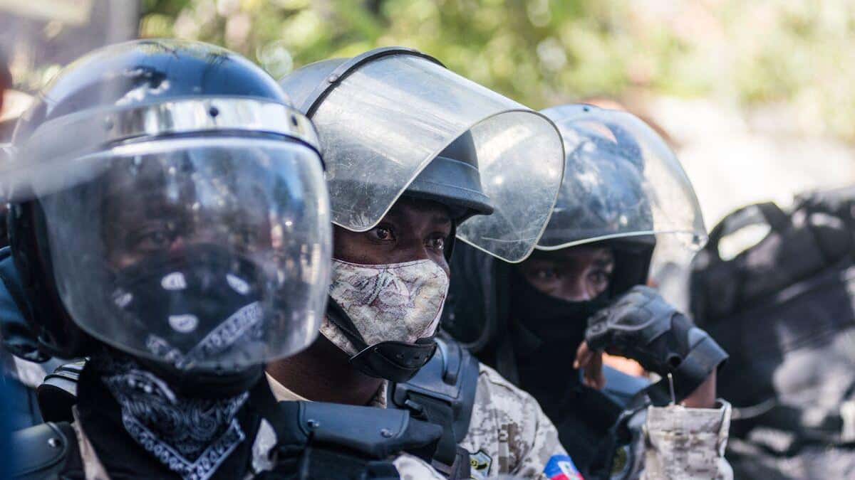 Haiti: Police officers forcibly release imprisoned colleagues

