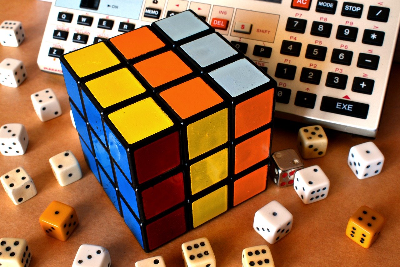 Mathematics: games and puzzles for your vacation

