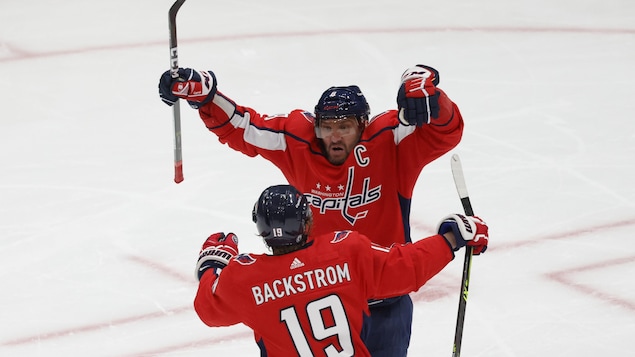 Capitals win the opening match over the Bruins

