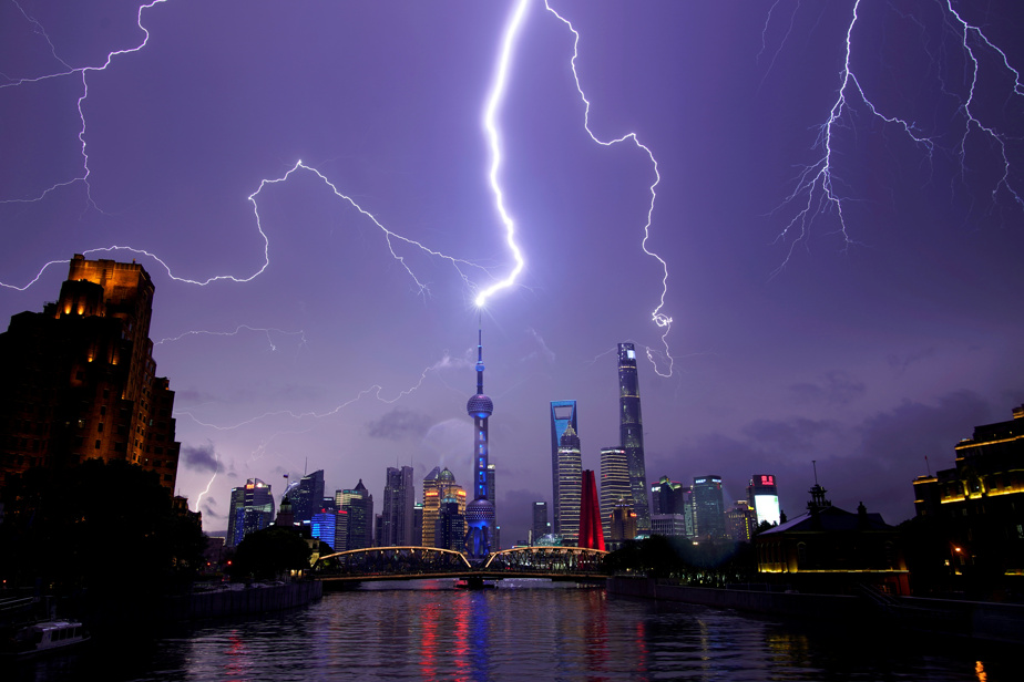   China |  A strong thunderstorm killed 11 people and injured more than 100 near Shanghai

