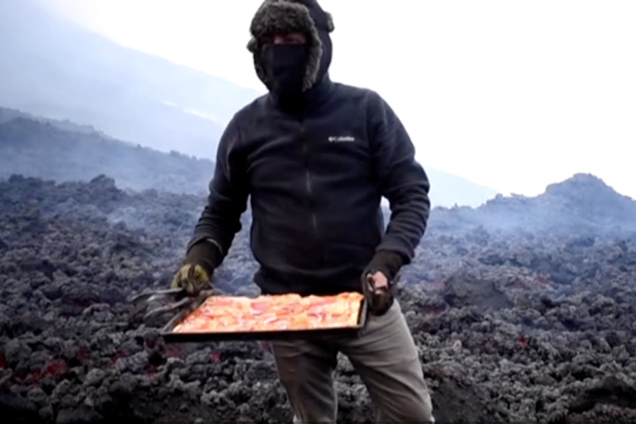   Cooked on Pakaya Volcano |  Volcanic pizza: an explosion of flavor

