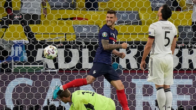 France wins in Germany to start the Euro

