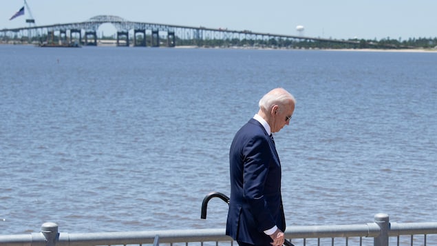 Joe Biden looking for the way to the bridge


