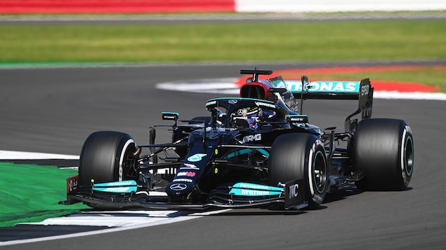 Hamilton wins the British Grand Prix, Verstappen cheer

