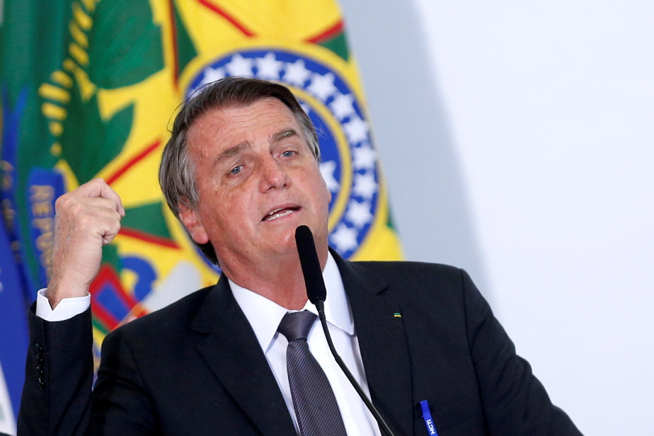   Brazil |  President Bolsonaro has been hospitalized with an intestinal obstruction

