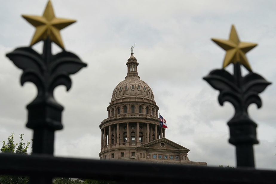 Democrats flee Texas to block passage of controversial law

