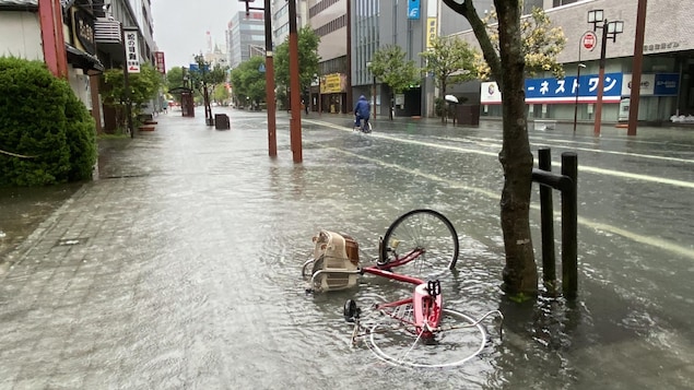 Japan: Floods and landslides after heavy rain

