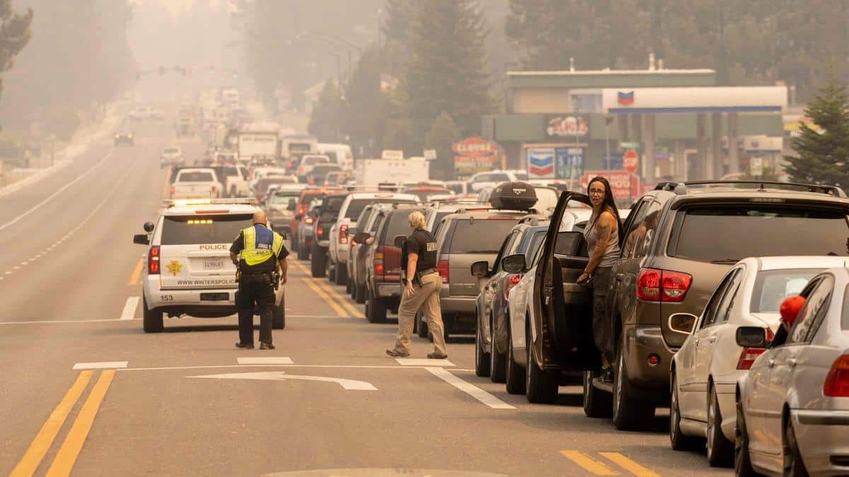 Thousands of evacuees in the California tourist area


