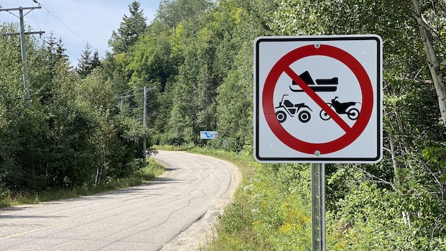 Uncomfortable ban in Saint-Mathieu-du-Parc


