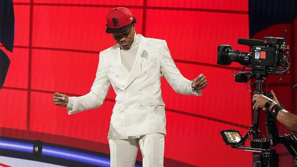Scotty Barnes responded back on stage after being picked by the Raptors in the draft.