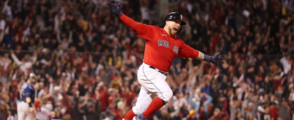 Exciting victory for the Red Sox in Fenway Park!

