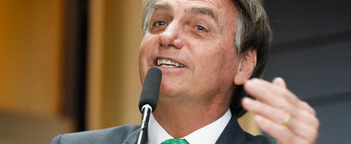 Brazil: 21 scientists reject medals due to dispute with Bolsonaro

