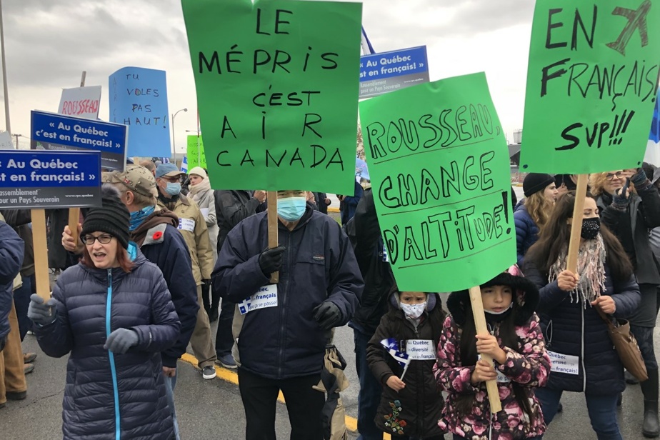   French |  Demonstration in front of Air Canada offices in Montreal 

