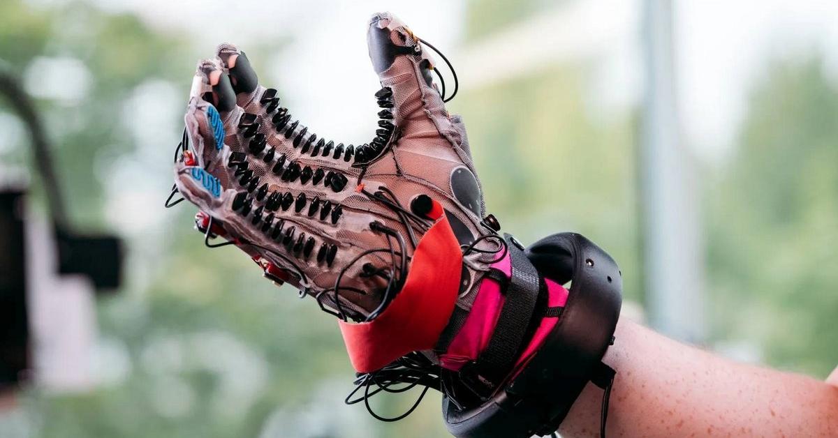 Meta (Facebook): His tactile VR glove will be owned by another company

