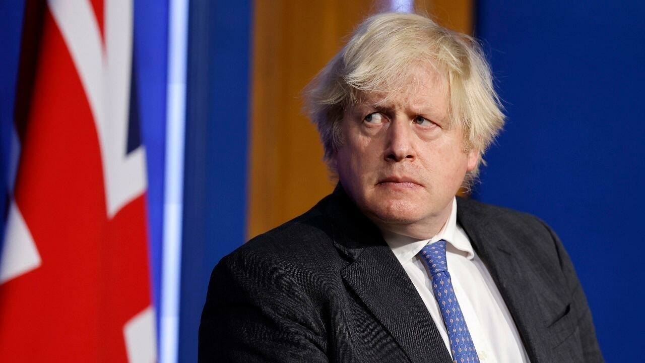 Boris Johnson caught between science and his political camp

