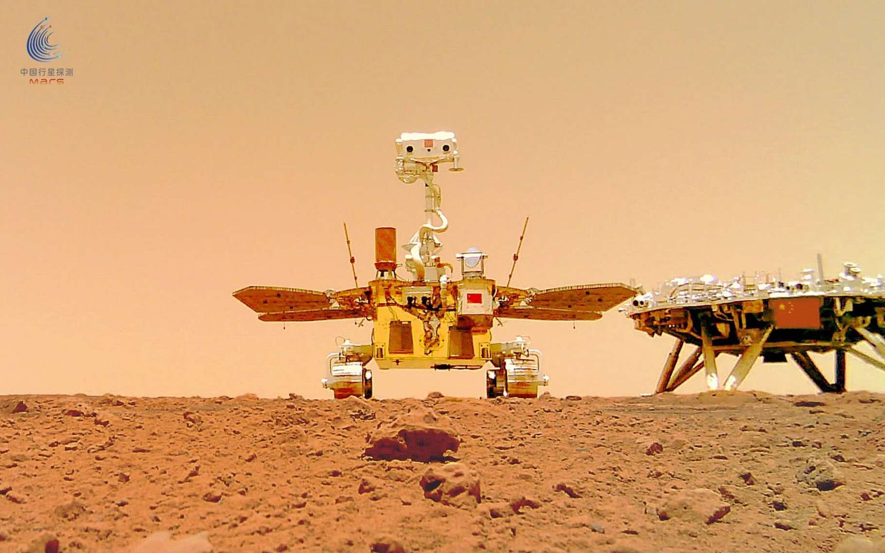 Le rover chinois Zhurong à la surface de Mars. © CNSA