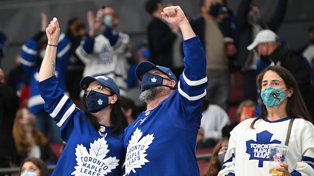 Maple Leafs and Raptors: Season ticket holders benefit

