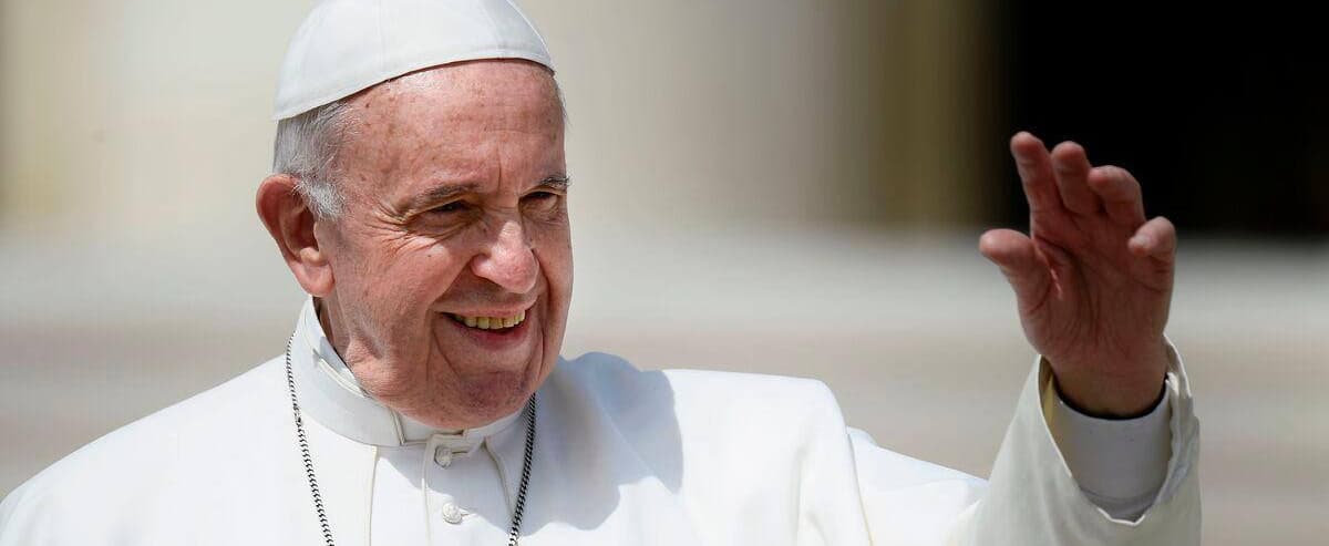 Pope Francis' right hand tested positive for COVID-19

