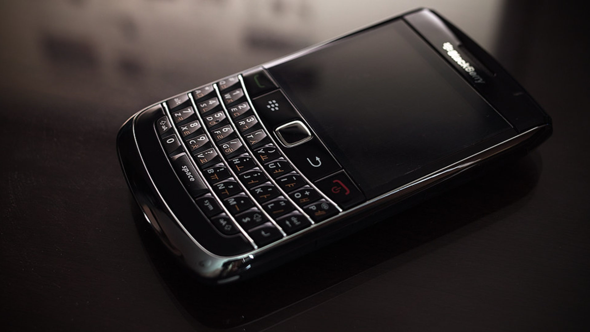  Are there still BlackBerry fans?  We'll never know, the brand won't come back

