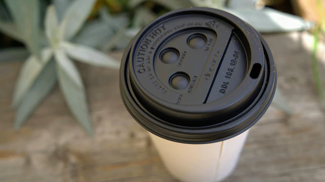 25 cents per cup: Companies will have to accept reusable cups

