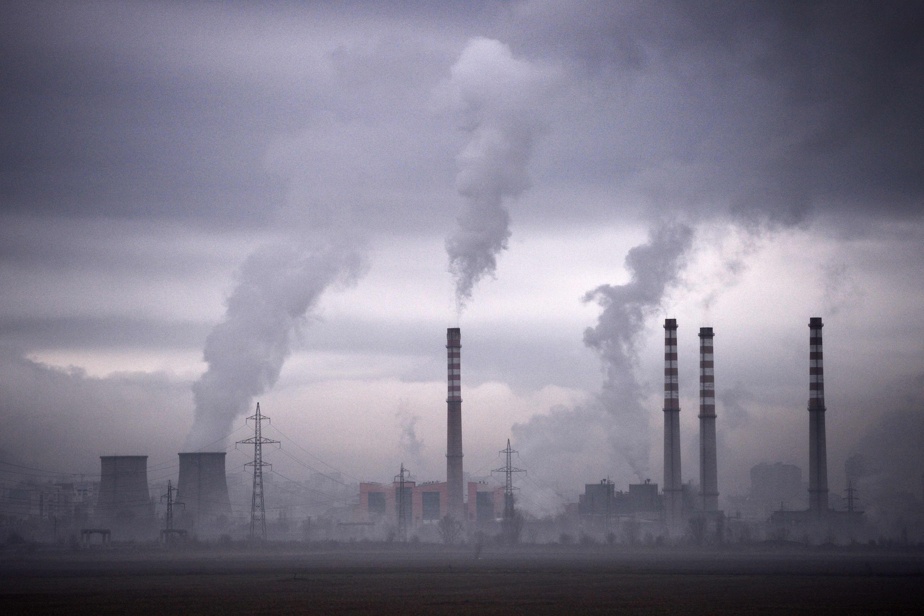 Climate crisis |  'Heavy' debate delays IPCC report

