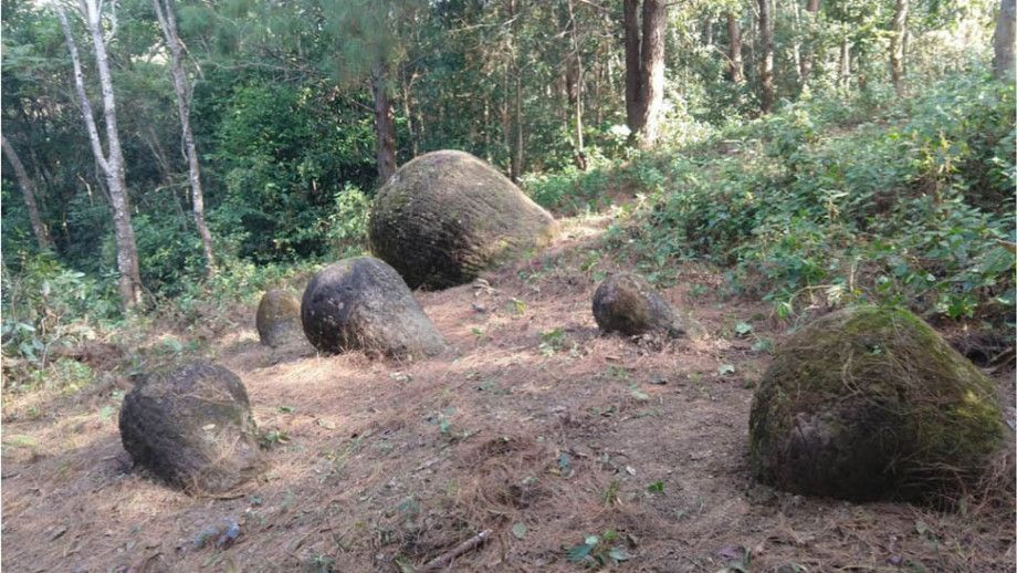 The strange case of the mysterious giant stones found in India


