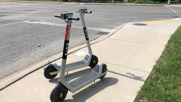 Edmonton: Two companies will rent electric scooters, but with conditions

