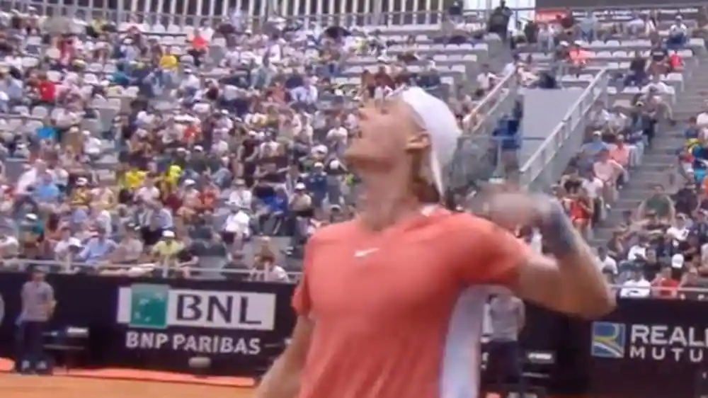 WATCH: Shapovalov panics and chases the crowd!

