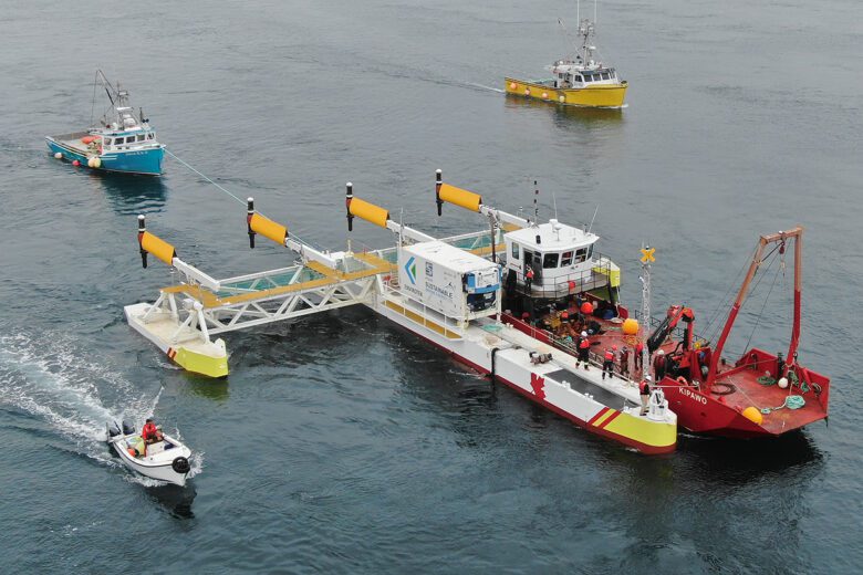Boat equipped with several floating turbines