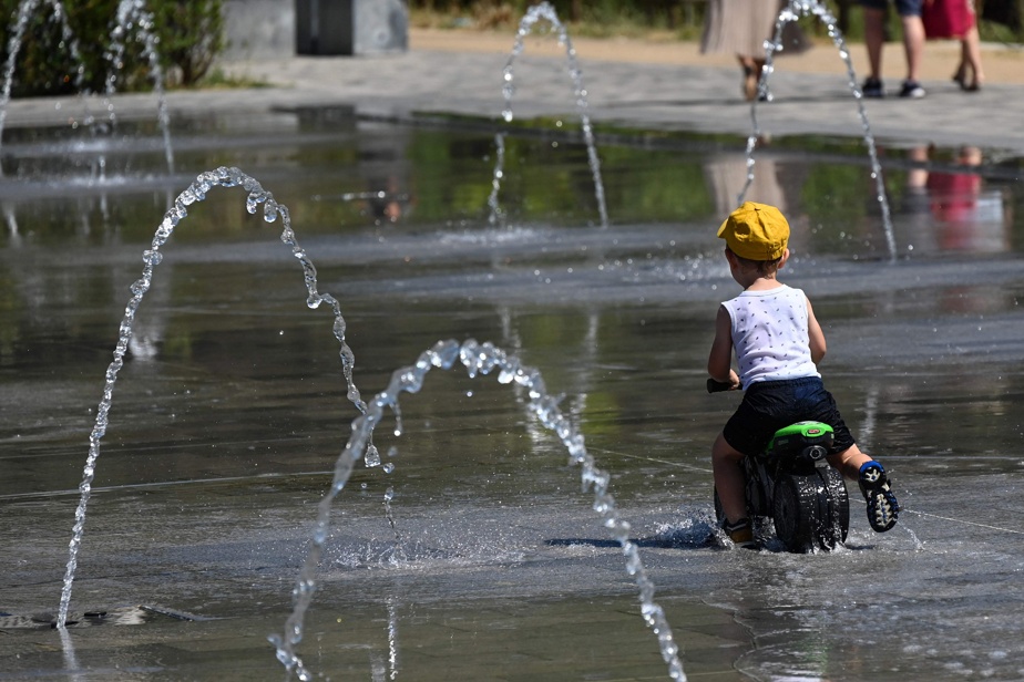 An exceptional heat wave is spreading over France

