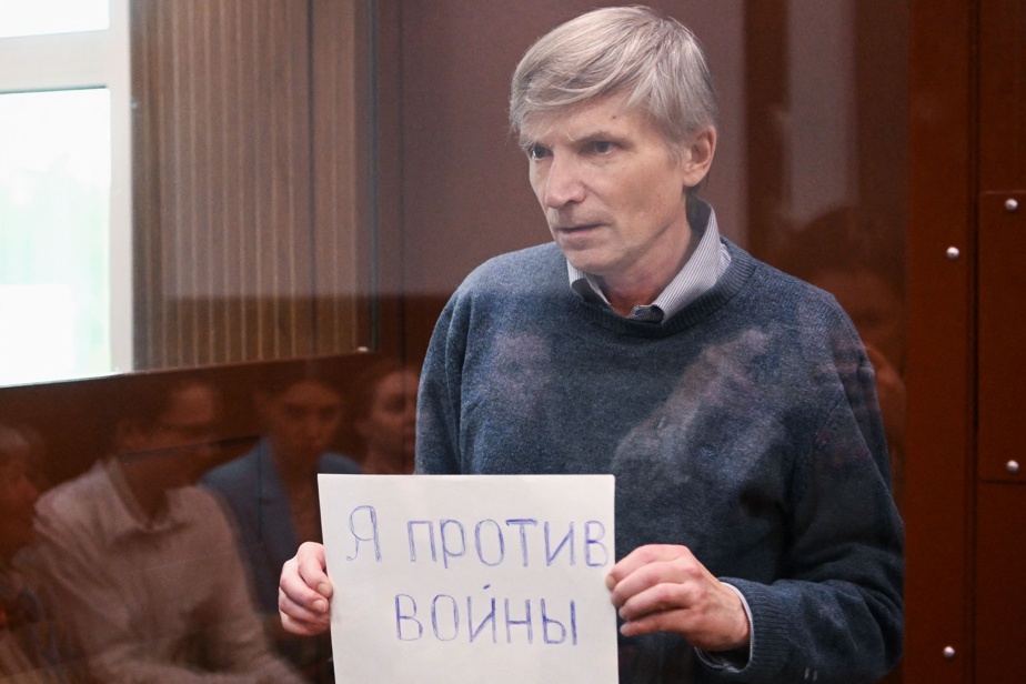  Russia |  Trial of elected official who criticized Ukraine attack

