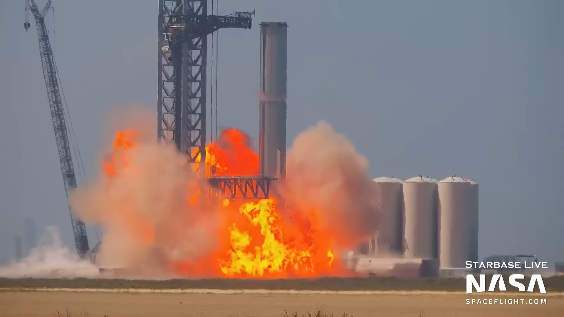 SpaceX: The spacecraft test ends with a huge explosion

