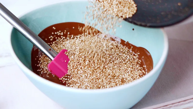 Pink quinoa chocolate bar recipe