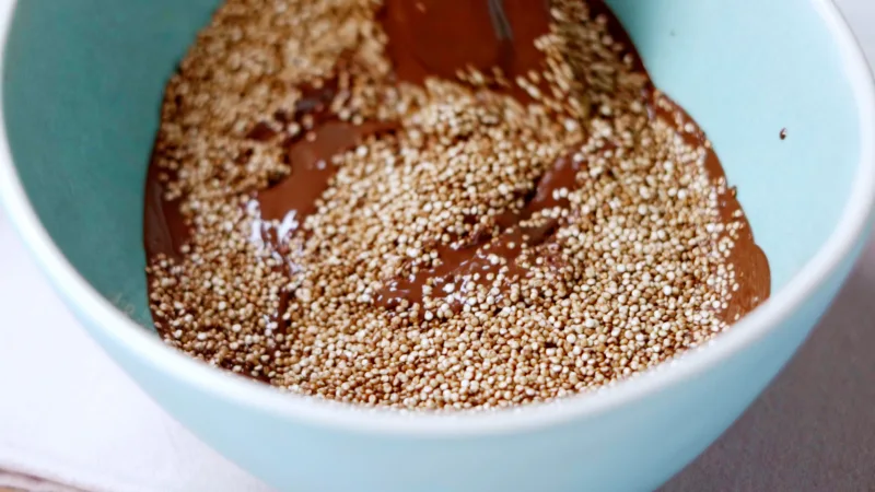 Mix Melted Quinoa Dark Chocolate Souffle Vanilla Pot Turquoise Extract