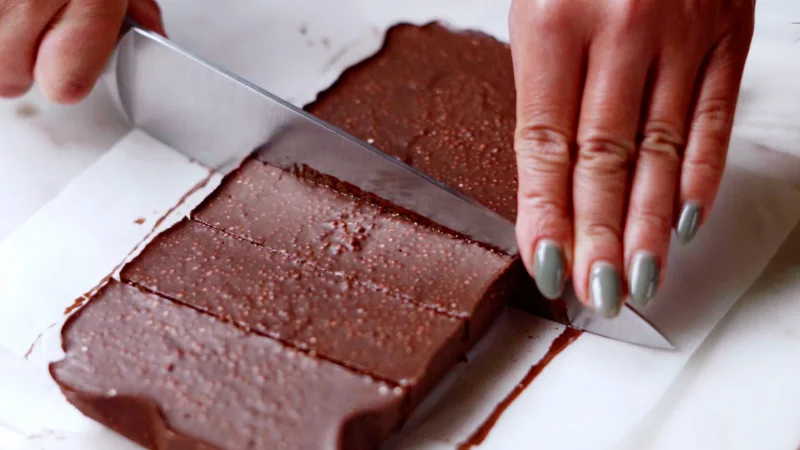 How to cut a parchment chocolate leaf knife