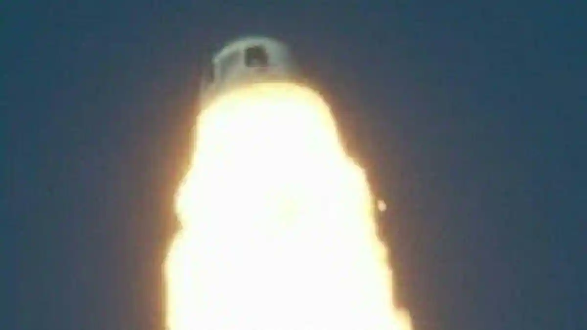 Blue Origin rocket crashes after takeoff

