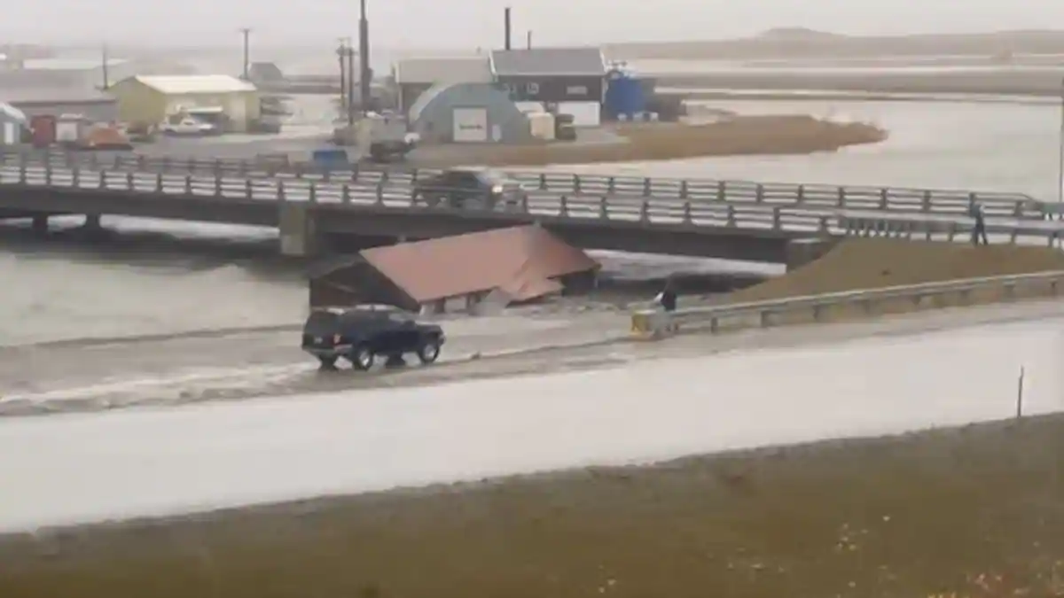  on video |  Homes swept, waves 3 meters high, floods: Alaska is hit by a rare storm of strength


